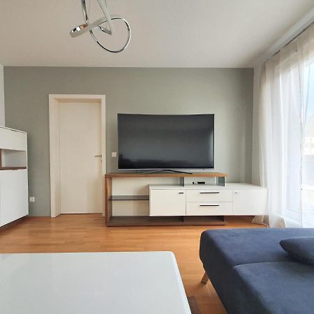 Near Lake Spacious & Furnished Beautiful Apartment Vienna Esterno foto
