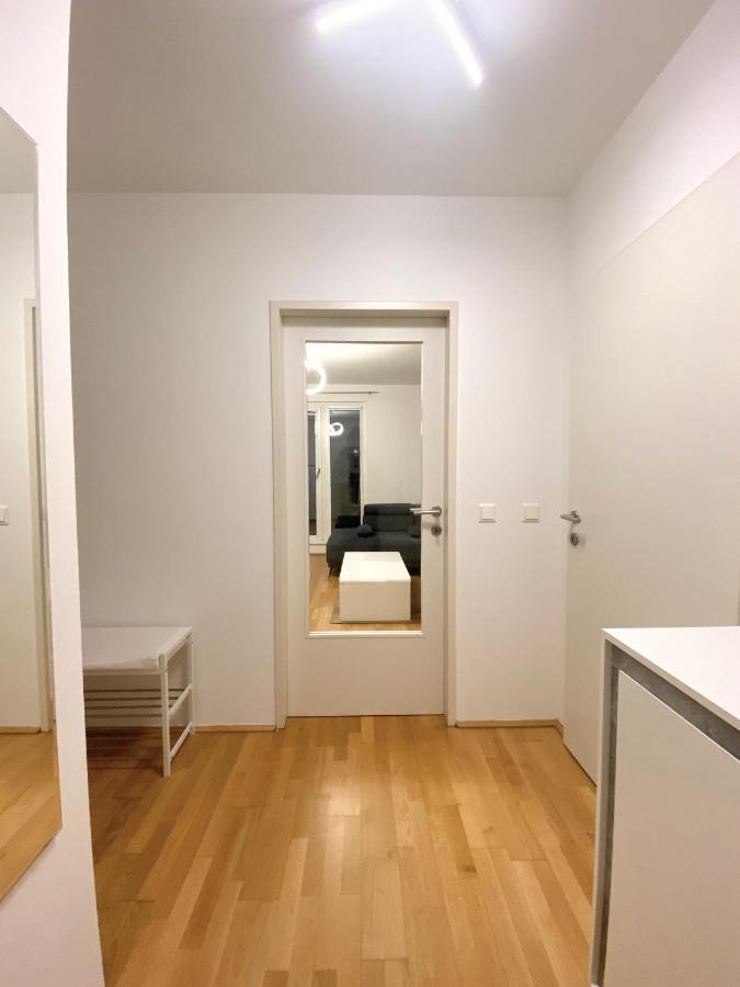 Near Lake Spacious & Furnished Beautiful Apartment Vienna Esterno foto